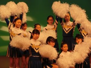 成田高等学校付属小学校 ニュース ダンスクラブが成田地区敬老会に参加しました
